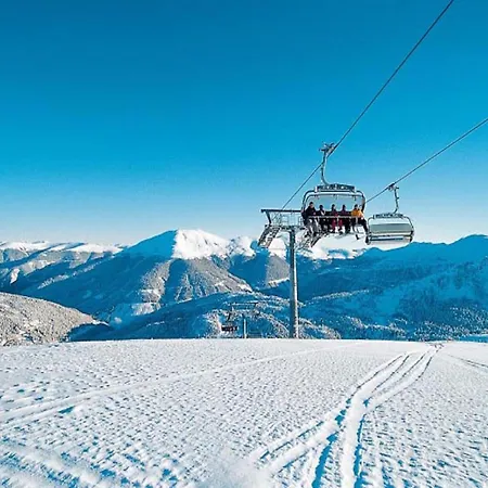 木屋 In Near Slopes